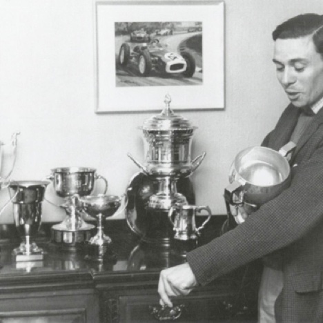 Astiquer les trophées... Astiquer les trophées...